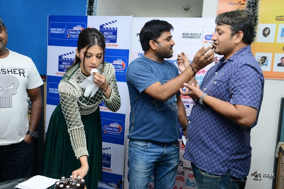 Mahanubhavudu-Movie-Team-At-Radio-City